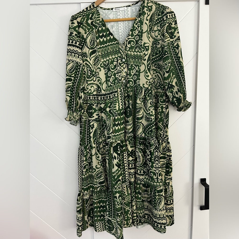 Beautiful Nomad Green and White Patterned Tiered Long Sleeve Dress
